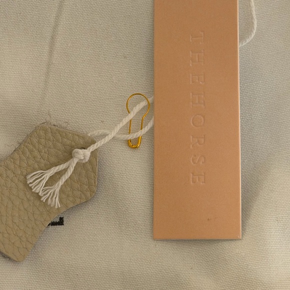 The Horse Mae Handbag - Picture 7 of 8